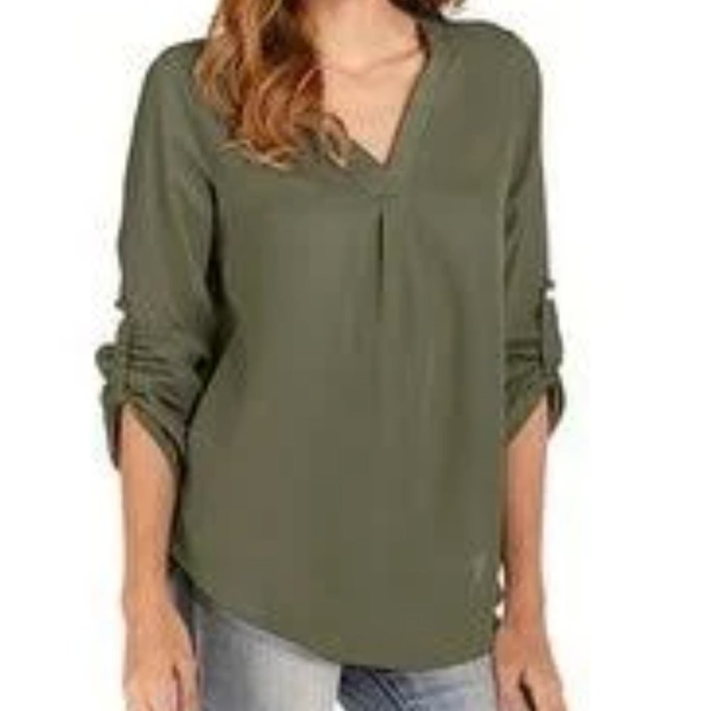 NWT! SOHO NY Co. Dark Green V Neck 3/4 Sleeve Top